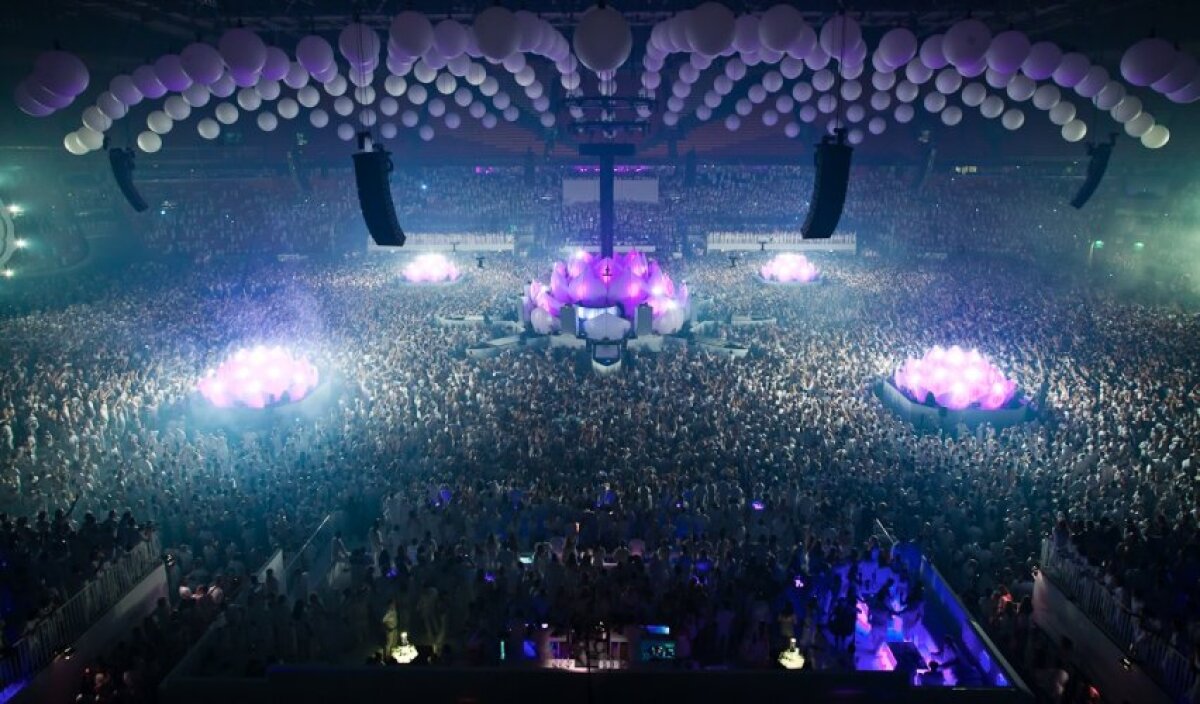 Fete frumoase, cea mai bună muzică şi o atmosferă incredibilă! Toate în Bucureşti, la Sensation White