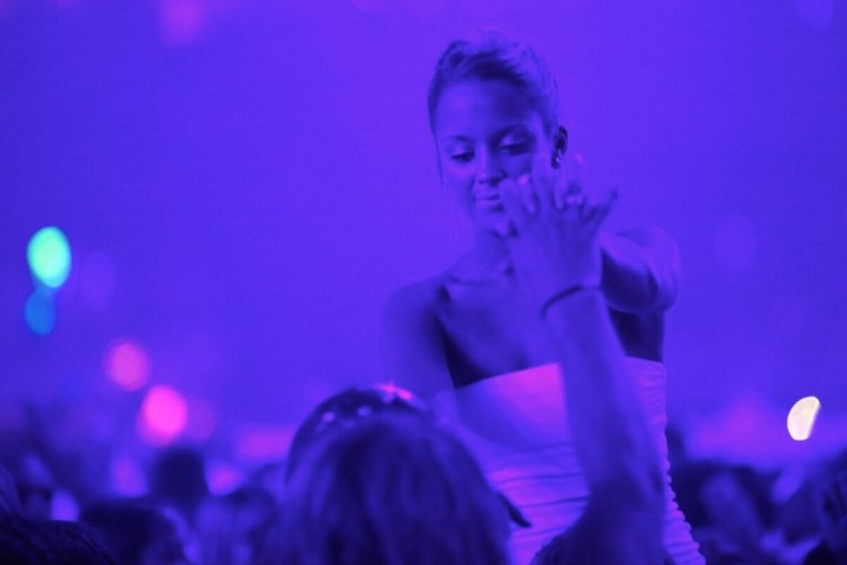 Fete frumoase, cea mai bună muzică şi o atmosferă incredibilă! Toate în Bucureşti, la Sensation White