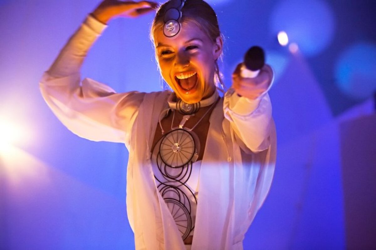 Fete frumoase, cea mai bună muzică şi o atmosferă incredibilă! Toate în Bucureşti, la Sensation White