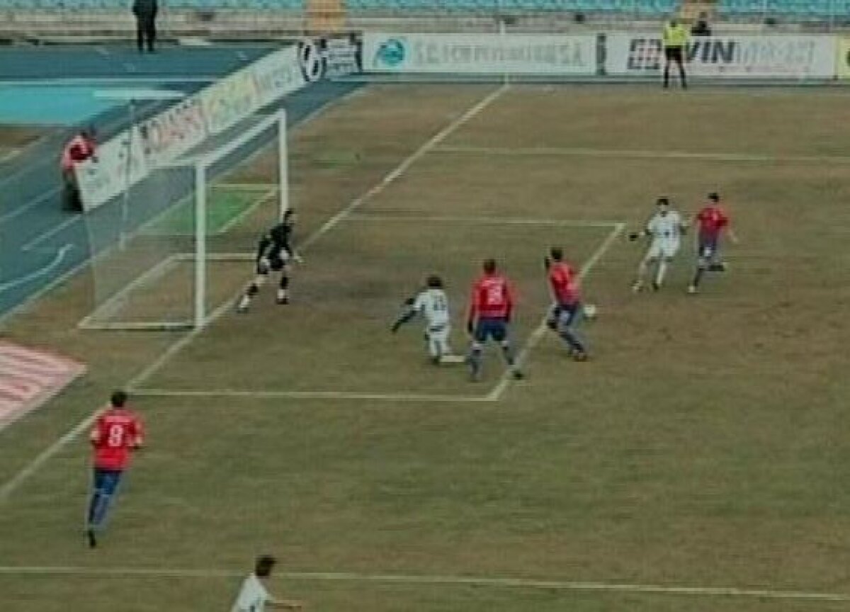 Show de penalty! Arbitrul meciului Farul - Steaua a inventat o lovitură de pedeapsă incredibilă