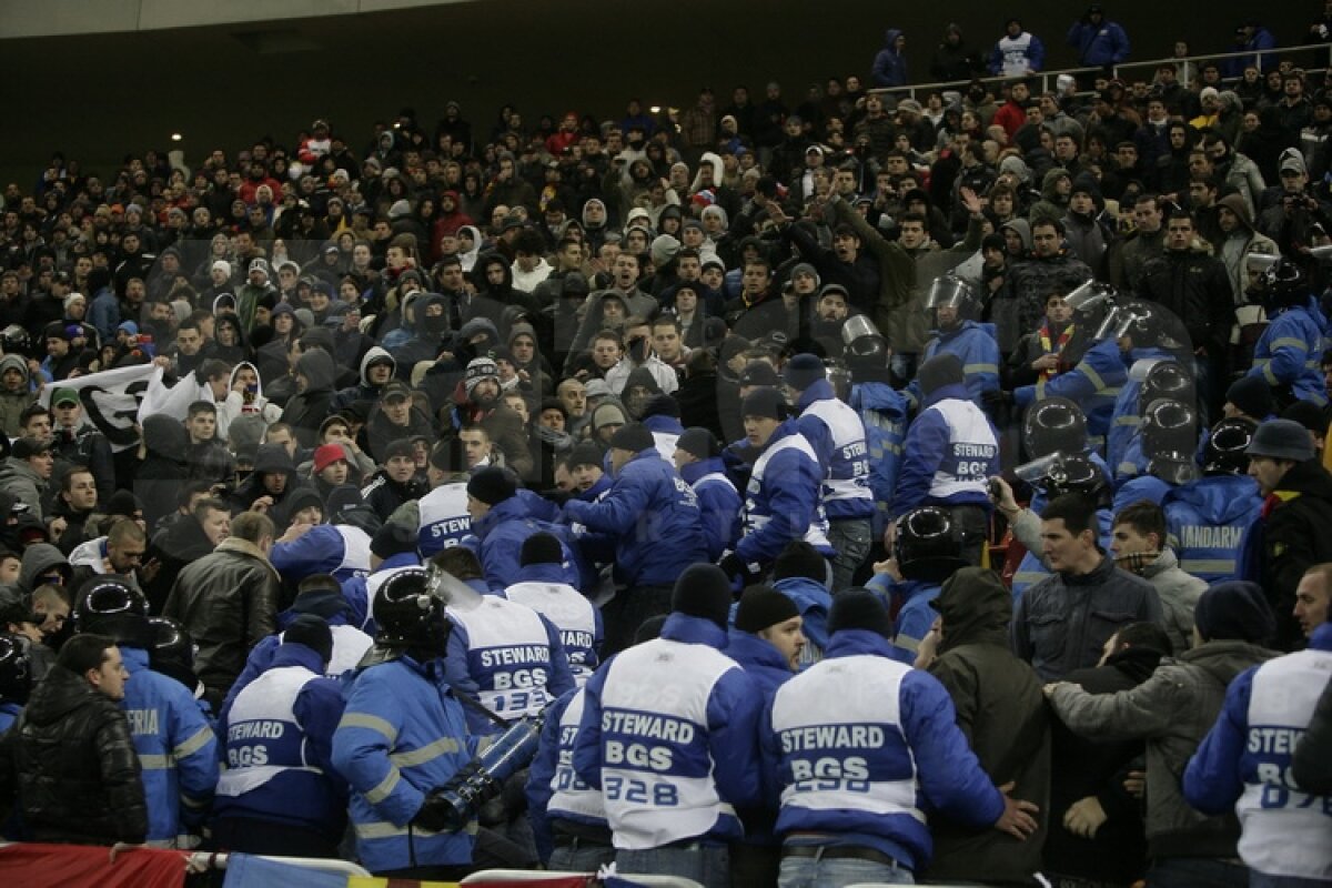 FOTO Oameni disperaţi şi loviţi pe Naţional Arena!