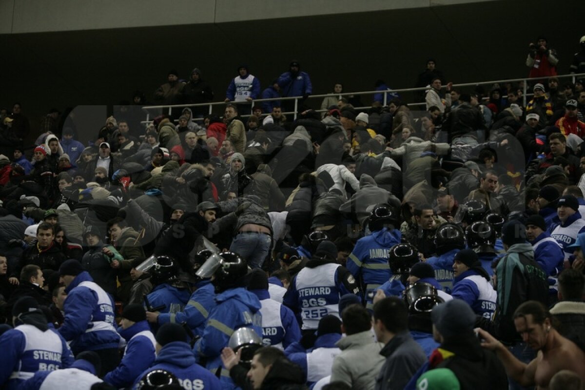 FOTO Oameni disperaţi şi loviţi pe Naţional Arena!