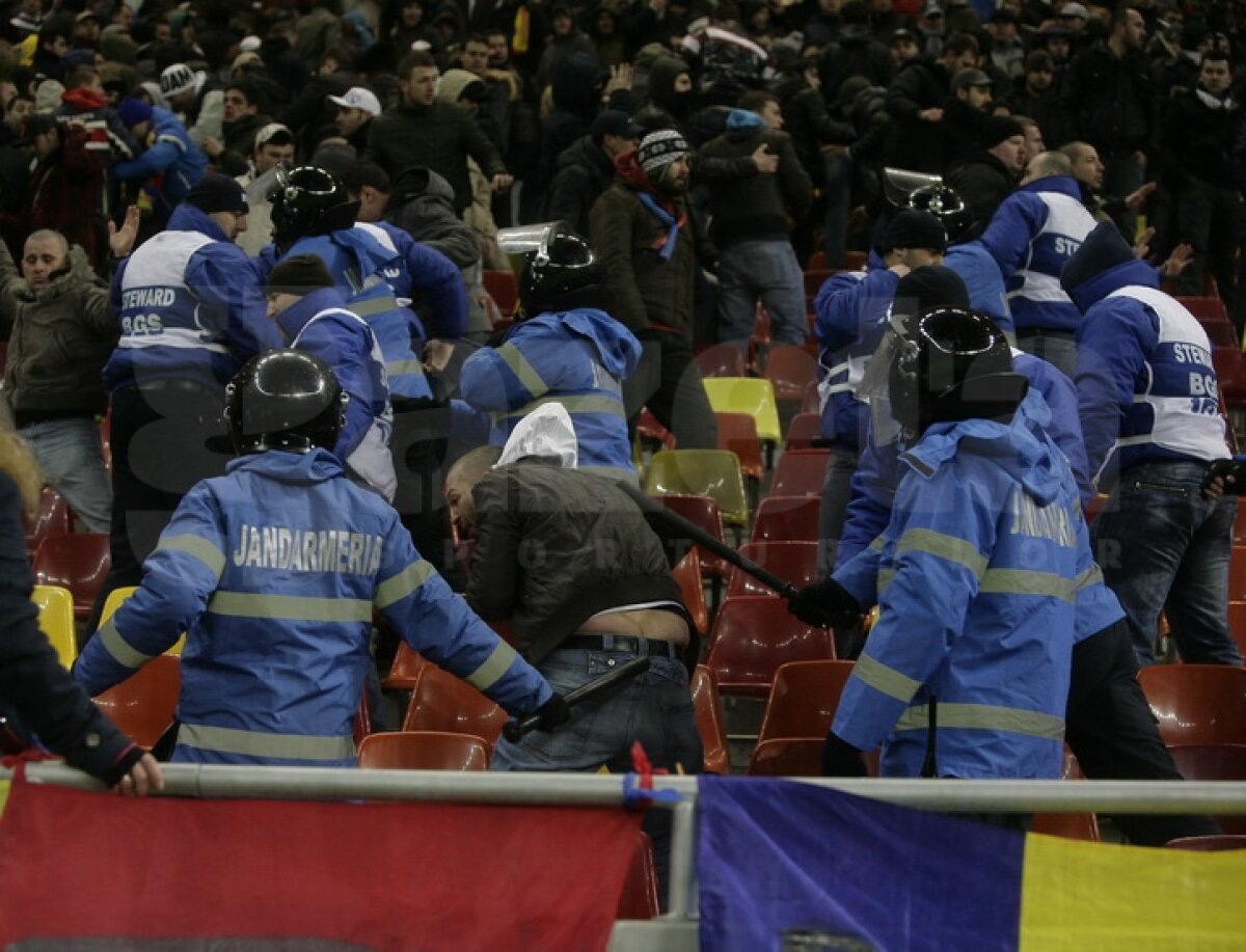 FOTO Oameni disperaţi şi loviţi pe Naţional Arena!