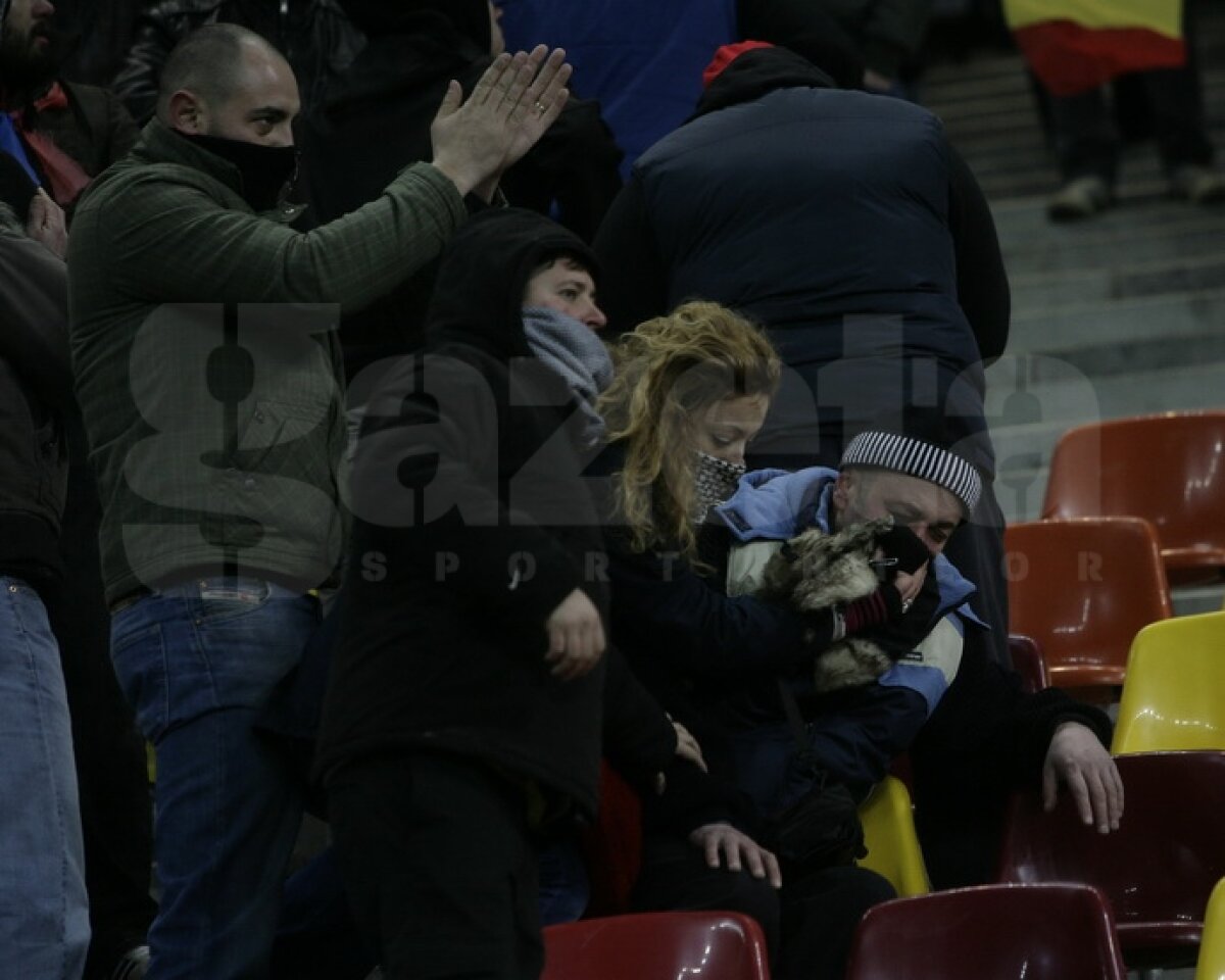 FOTO Oameni disperaţi şi loviţi pe Naţional Arena!