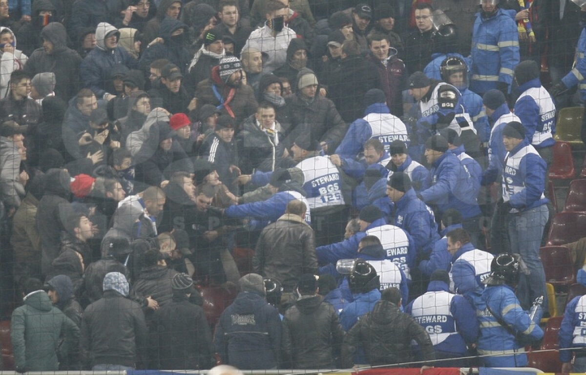 FOTO Oameni disperaţi şi loviţi pe Naţional Arena!