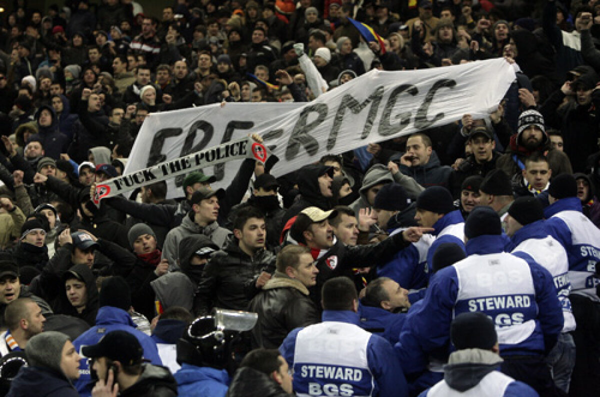 GALERIE FOTO 18.000 de oameni au scandat ”La puşcărie, Mitică, la puşcărie” şi ”Sandu, eşti o mizerie”