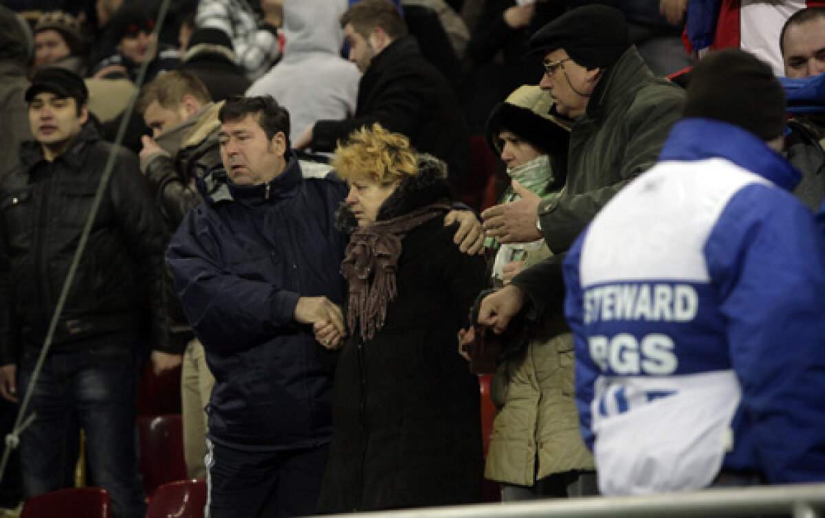 GALERIE FOTO 18.000 de oameni au scandat ”La puşcărie, Mitică, la puşcărie” şi ”Sandu, eşti o mizerie”