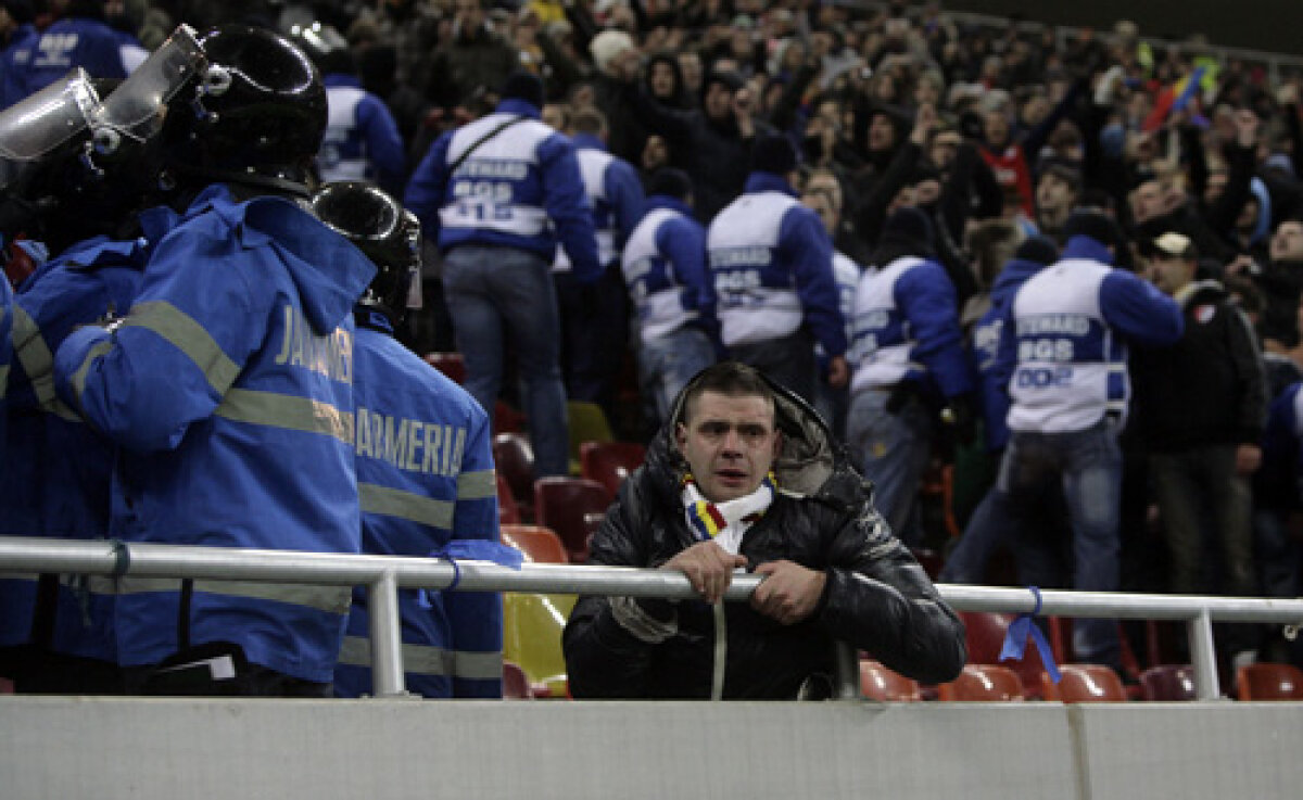 GALERIE FOTO 18.000 de oameni au scandat ”La puşcărie, Mitică, la puşcărie” şi ”Sandu, eşti o mizerie”