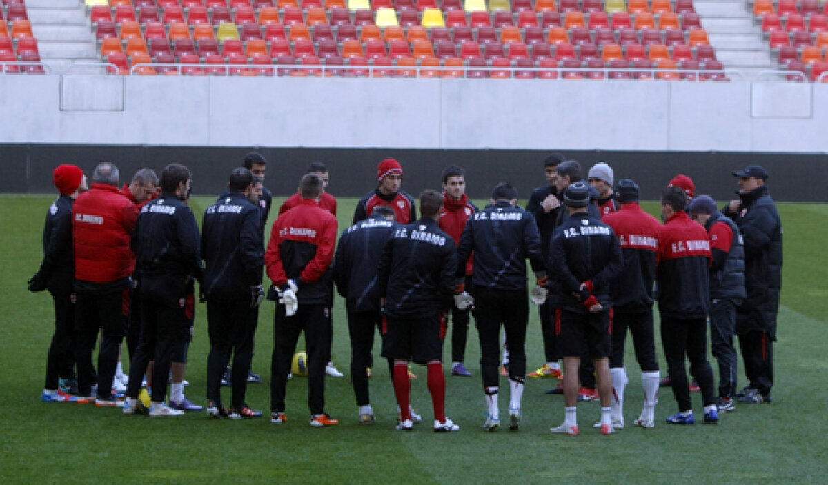 GALERIE FOTO Dinamo s-a antrenat în premieră pe Naţional Arena » ”Fuge mingea ca nebuna”