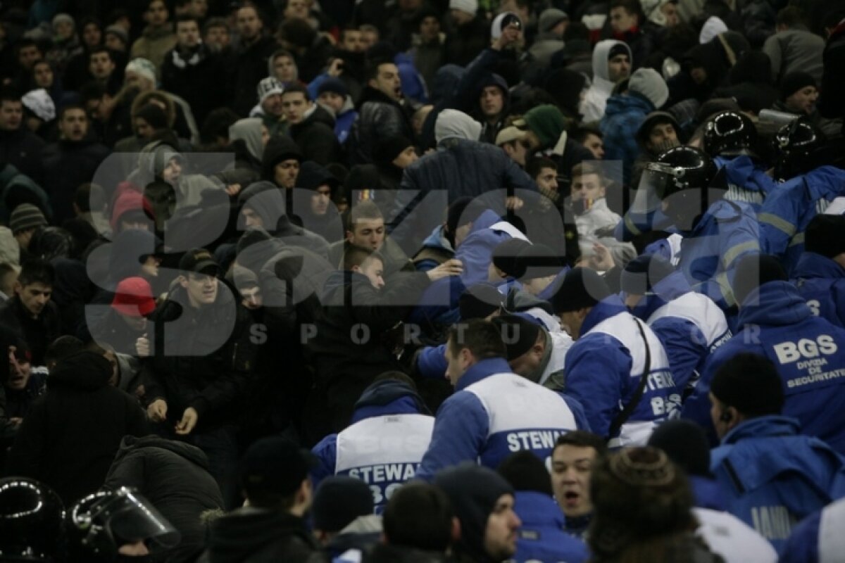 VIDEO & FOTO Imagini cu incidentele de pe Naţional Arena