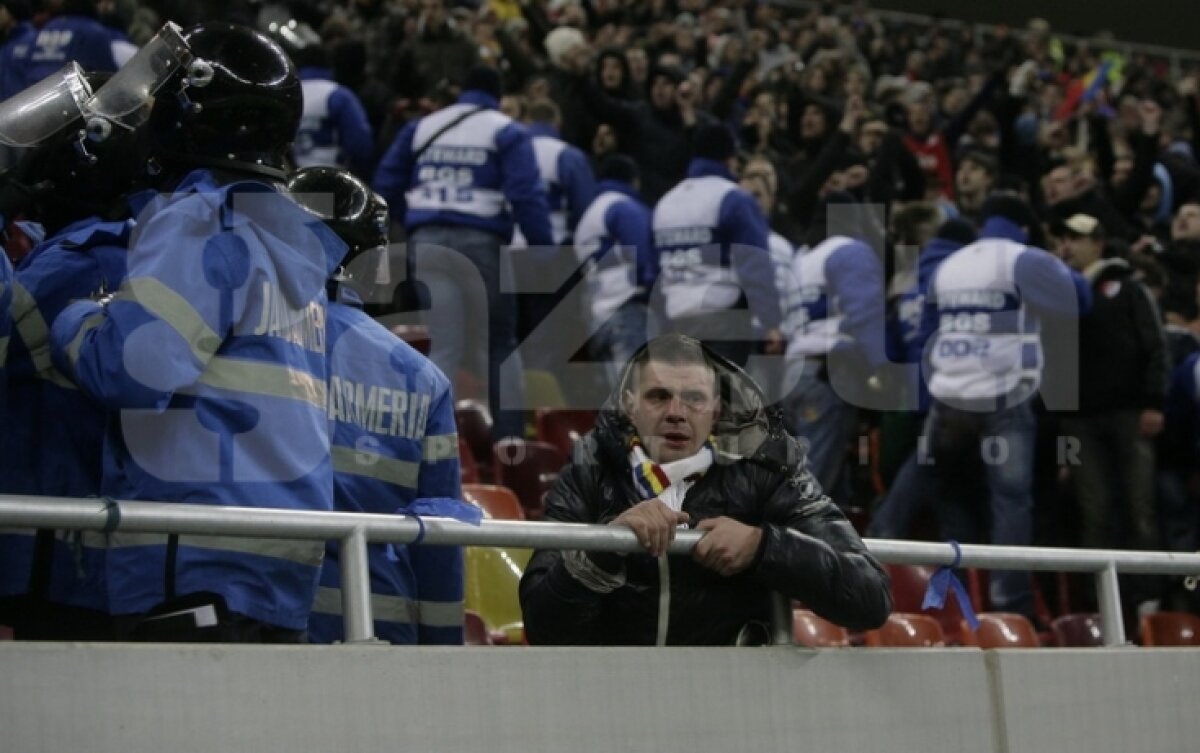 VIDEO & FOTO Imagini cu incidentele de pe Naţional Arena