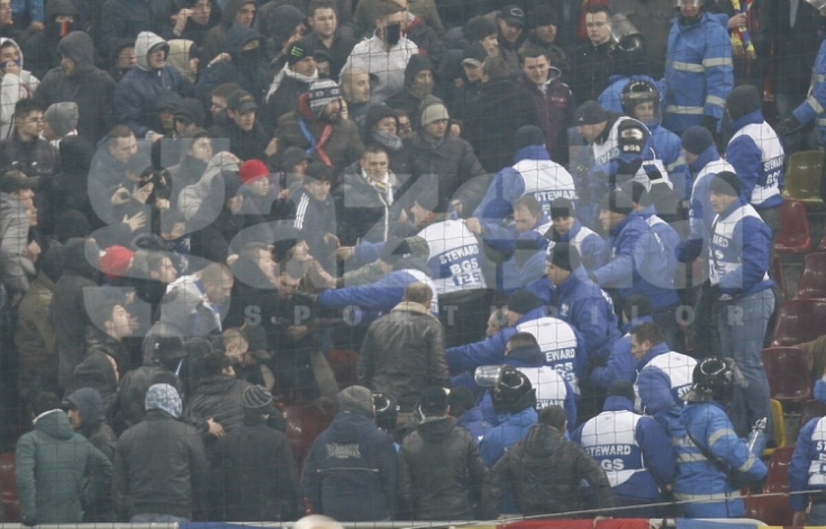 VIDEO & FOTO Imagini cu incidentele de pe Naţional Arena