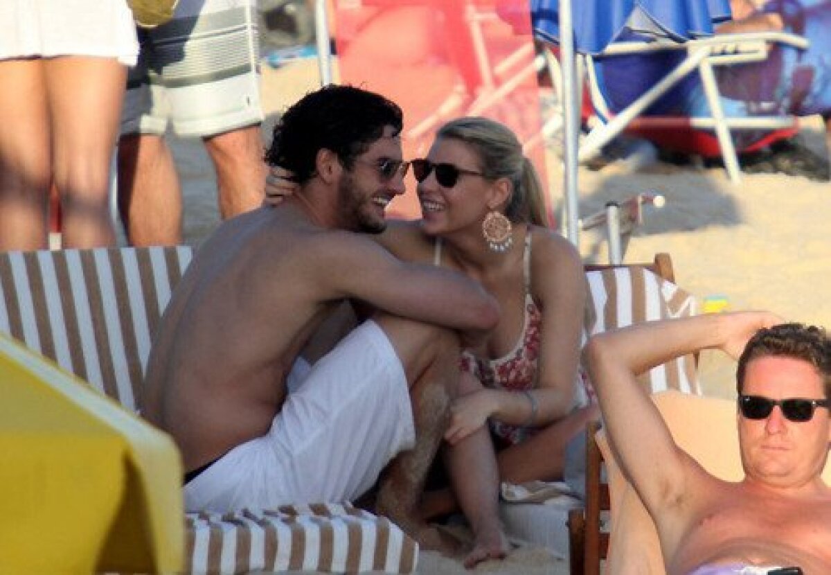 FOTO Fragilizat de cînd e cu Barbara Berlusconi» Pato de cristal