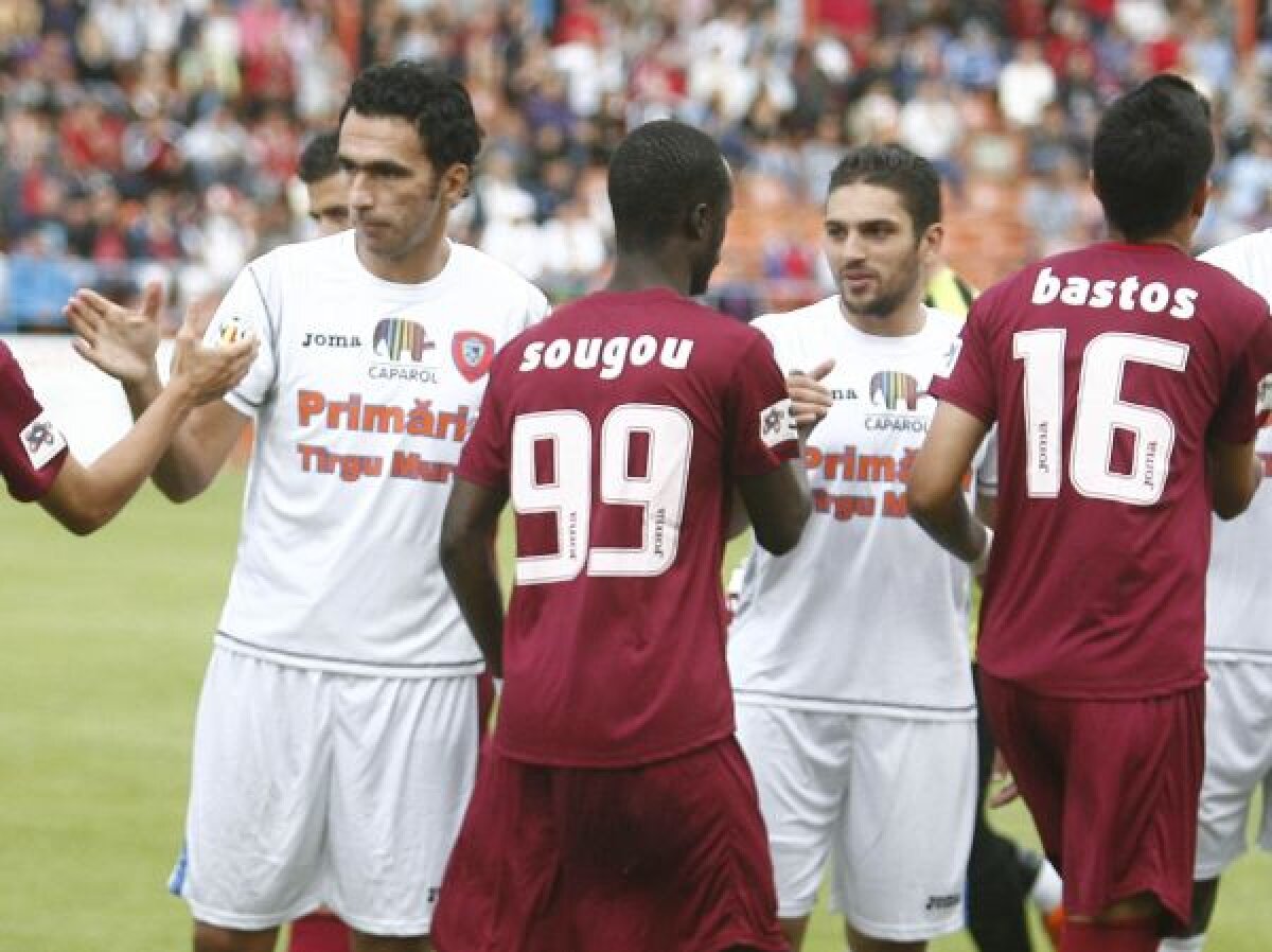 CFR Cluj învinge Tg. Mureş cu 1-0 şi urcă pe primul loc