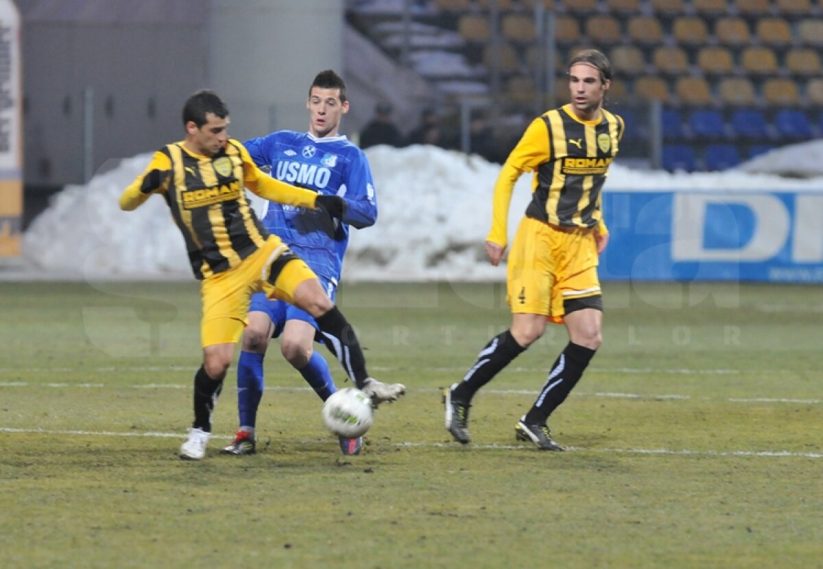 FOTO » "Dubla" lui Ilijoski a adus victoria lui FC Braşov contra Pandurilor, scor 2-1