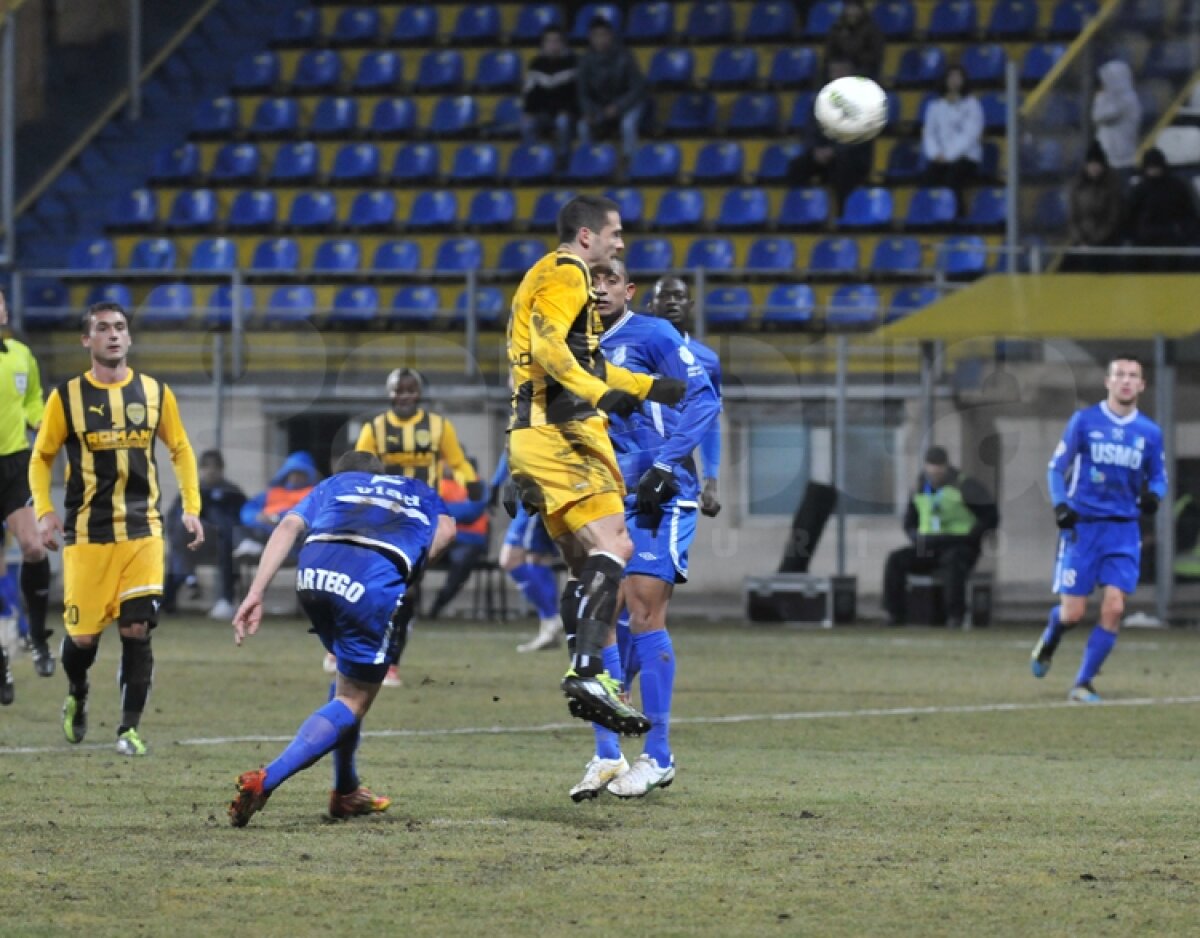 FOTO » "Dubla" lui Ilijoski a adus victoria lui FC Braşov contra Pandurilor, scor 2-1