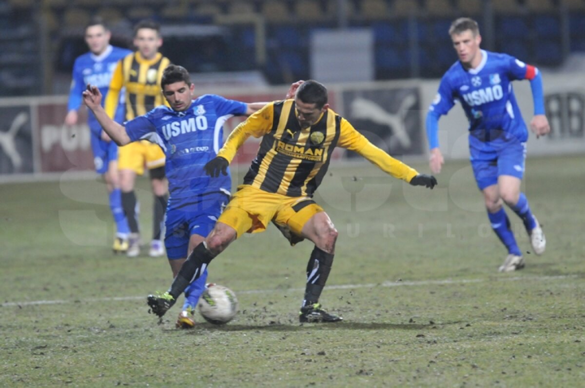 FOTO » "Dubla" lui Ilijoski a adus victoria lui FC Braşov contra Pandurilor, scor 2-1