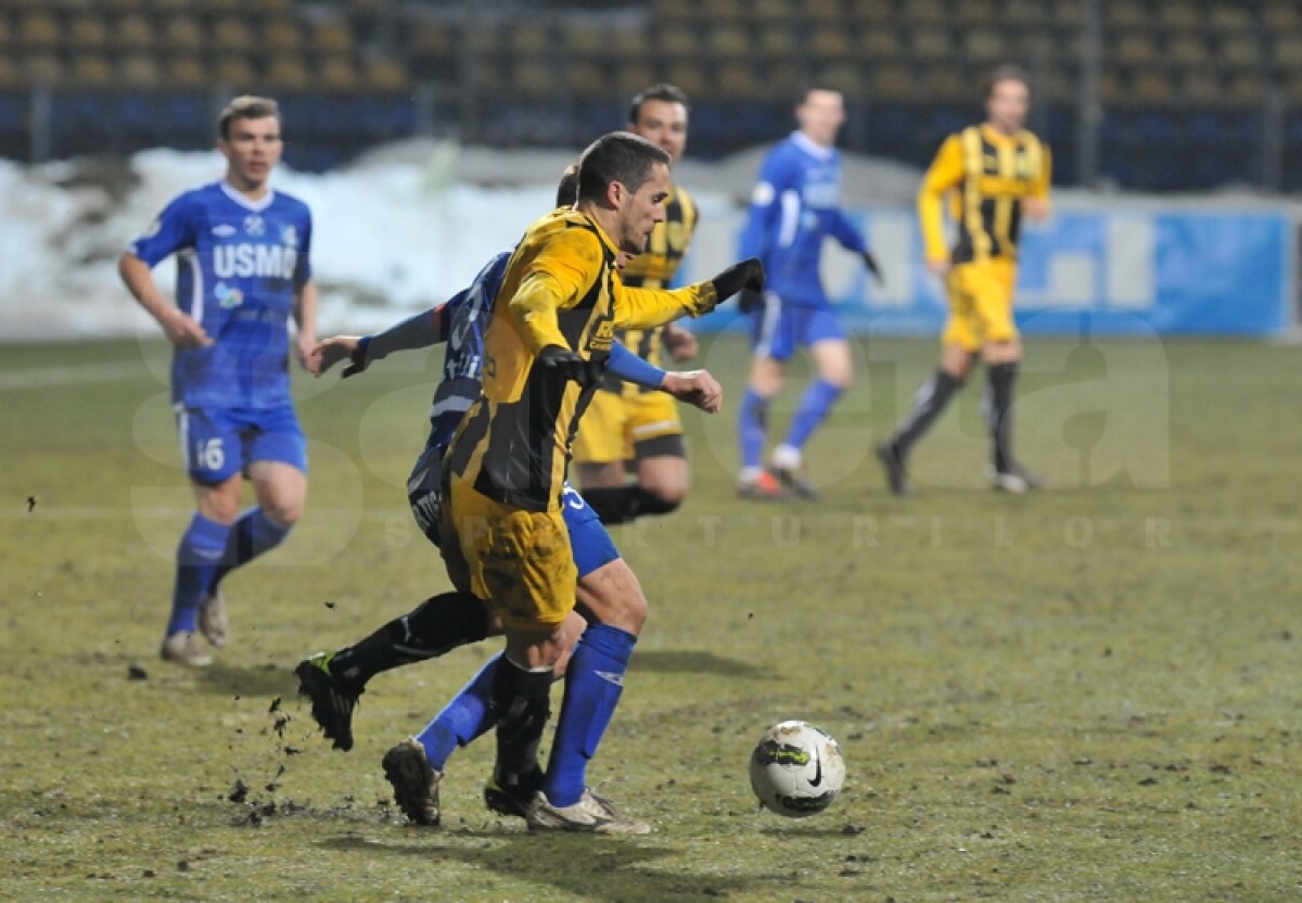 FOTO » "Dubla" lui Ilijoski a adus victoria lui FC Braşov contra Pandurilor, scor 2-1