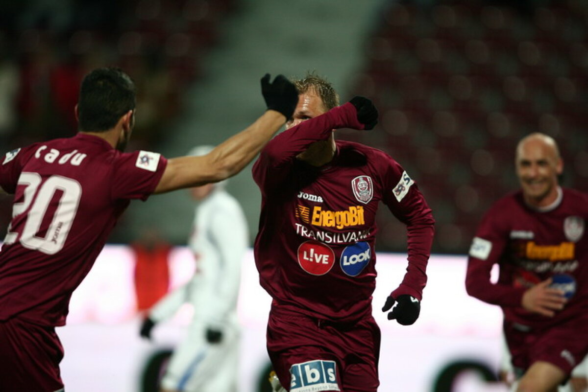 CFR Cluj învinge Tg. Mureş cu 1-0 şi urcă pe primul loc