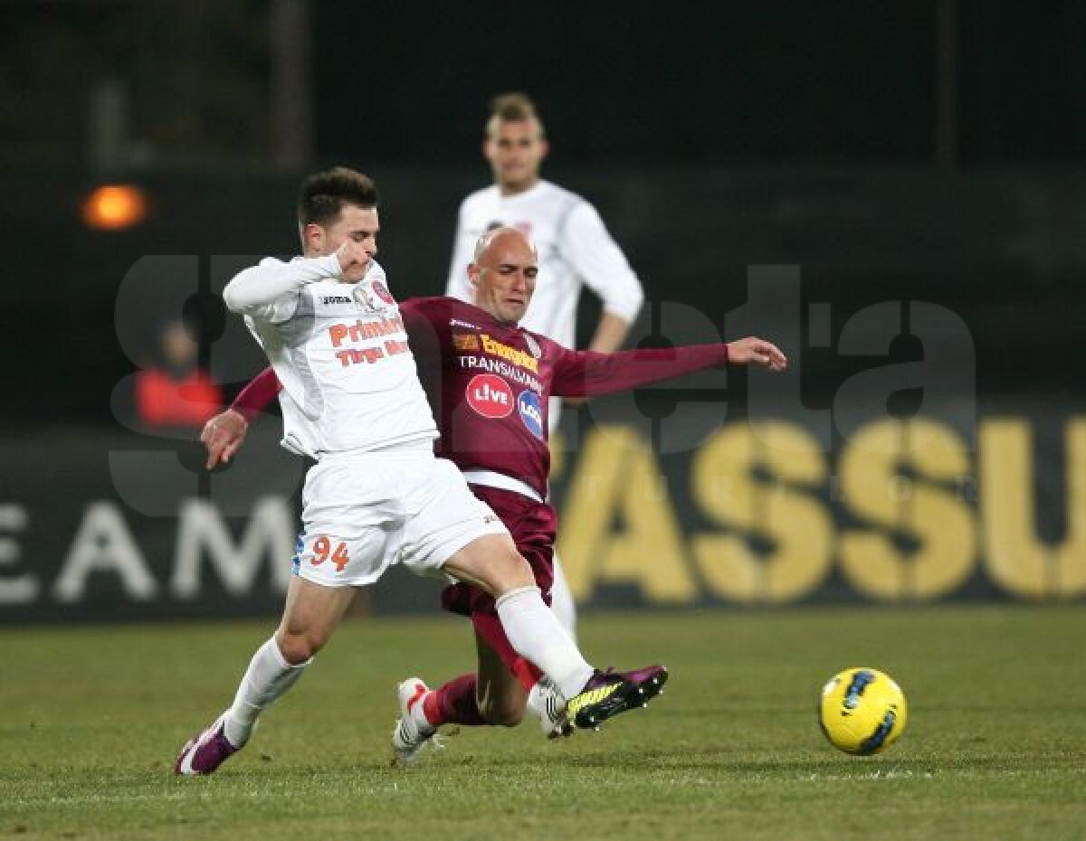 CFR Cluj învinge Tg. Mureş cu 1-0 şi urcă pe primul loc