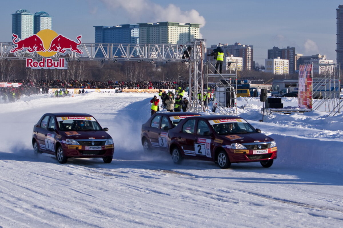 David Coulthard a condus un… Logan :)