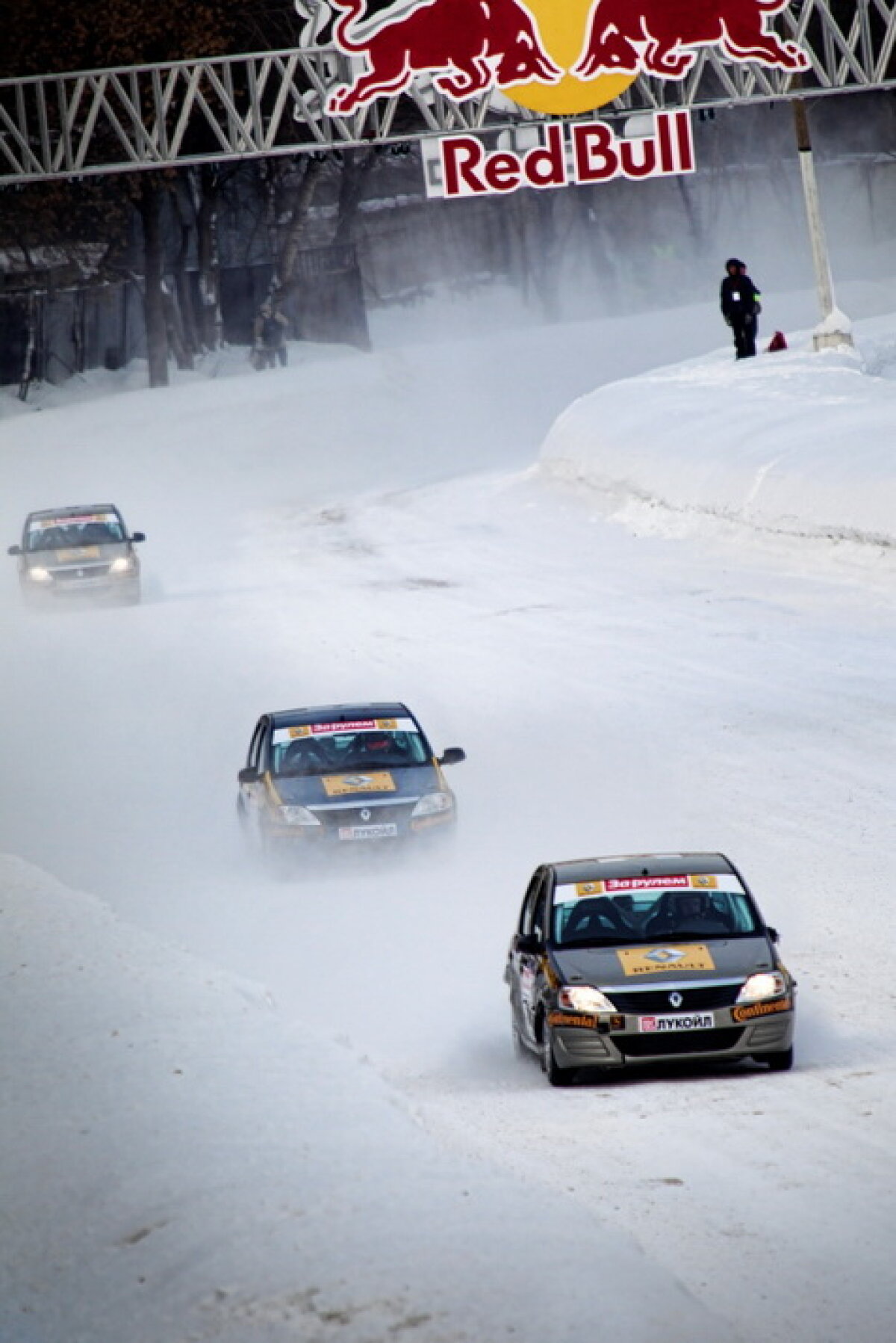 David Coulthard a condus un… Logan :)