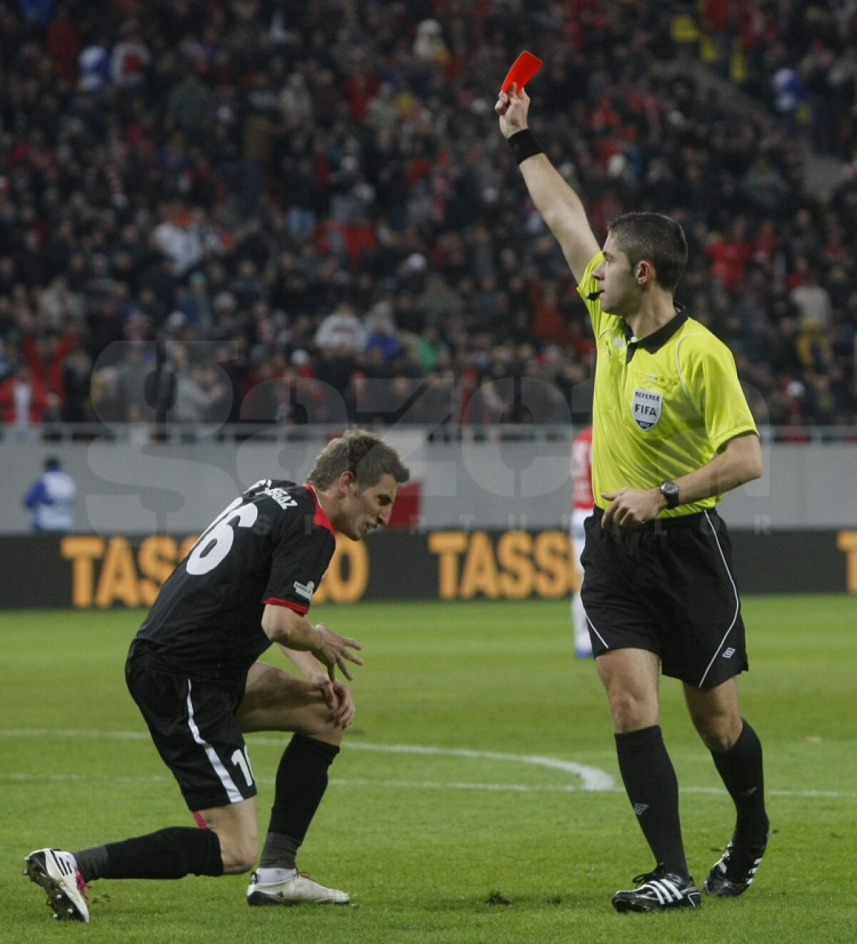 VIDEO & FOTO » Dinamo revine pe primul loc în Liga 1 după 2-0 cu Gaz Metan