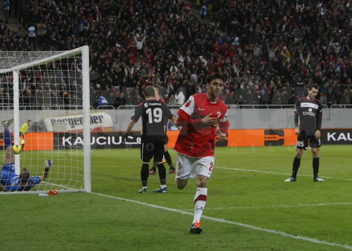 VIDEO & FOTO » Dinamo revine pe primul loc în Liga 1 după 2-0 cu Gaz Metan