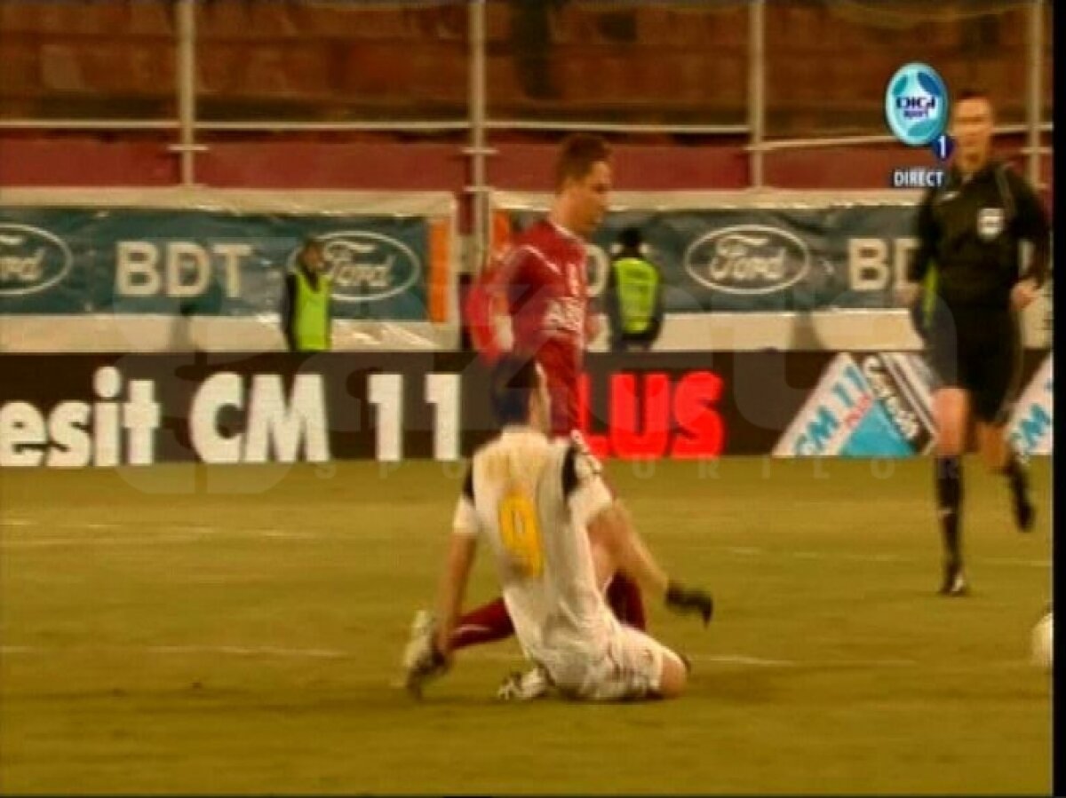 FOTO Balaj l-a iertat pe Grigore de eliminare! » Mijlocaşul Rapidului a comis două faulturi dure