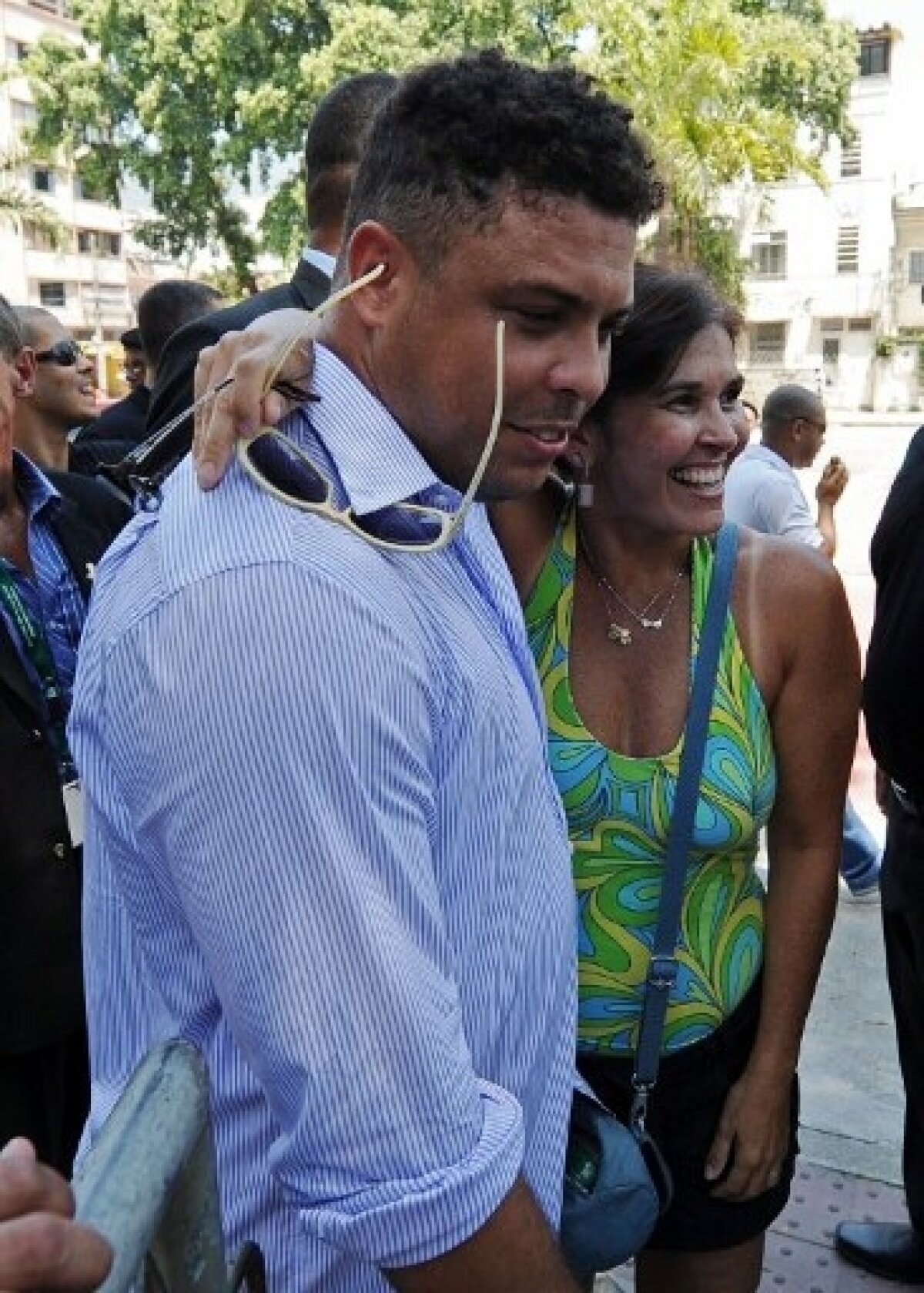 FOTO Ronaldo şi-a pus casca pe cap şi a inspectat şantierul noului ”Maracana” până l-a luat somnul ;)