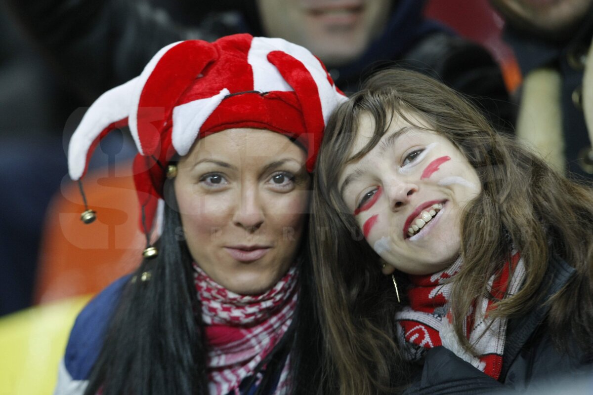 GALERIE FOTO » Reîntoarcerea la fotbal » 20.000 pe Arena Naţională, 9.500 pe Giuleşti