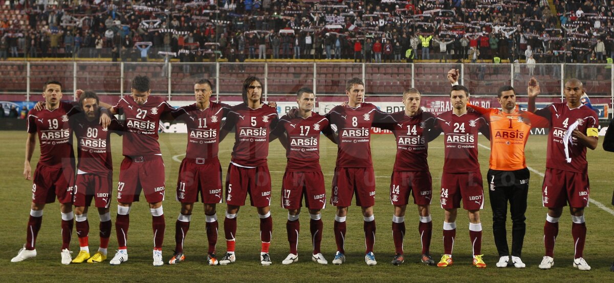 GALERIE FOTO » Reîntoarcerea la fotbal » 20.000 pe Arena Naţională, 9.500 pe Giuleşti