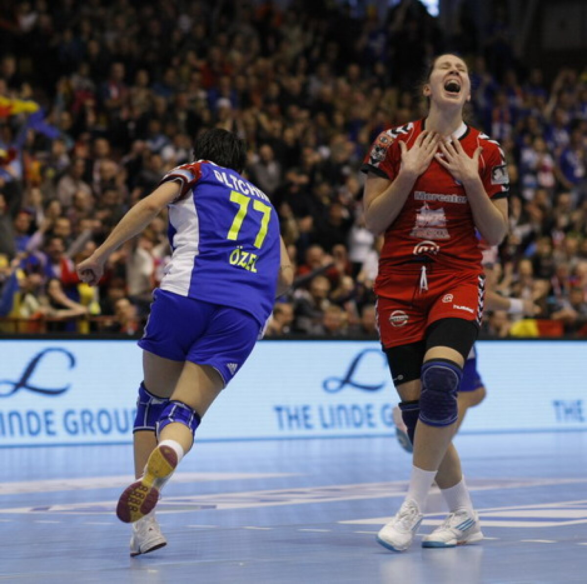 FOTO Oltchim s-a calificat în semifinalele Ligii după 30-26 cu Krim Ljubljana