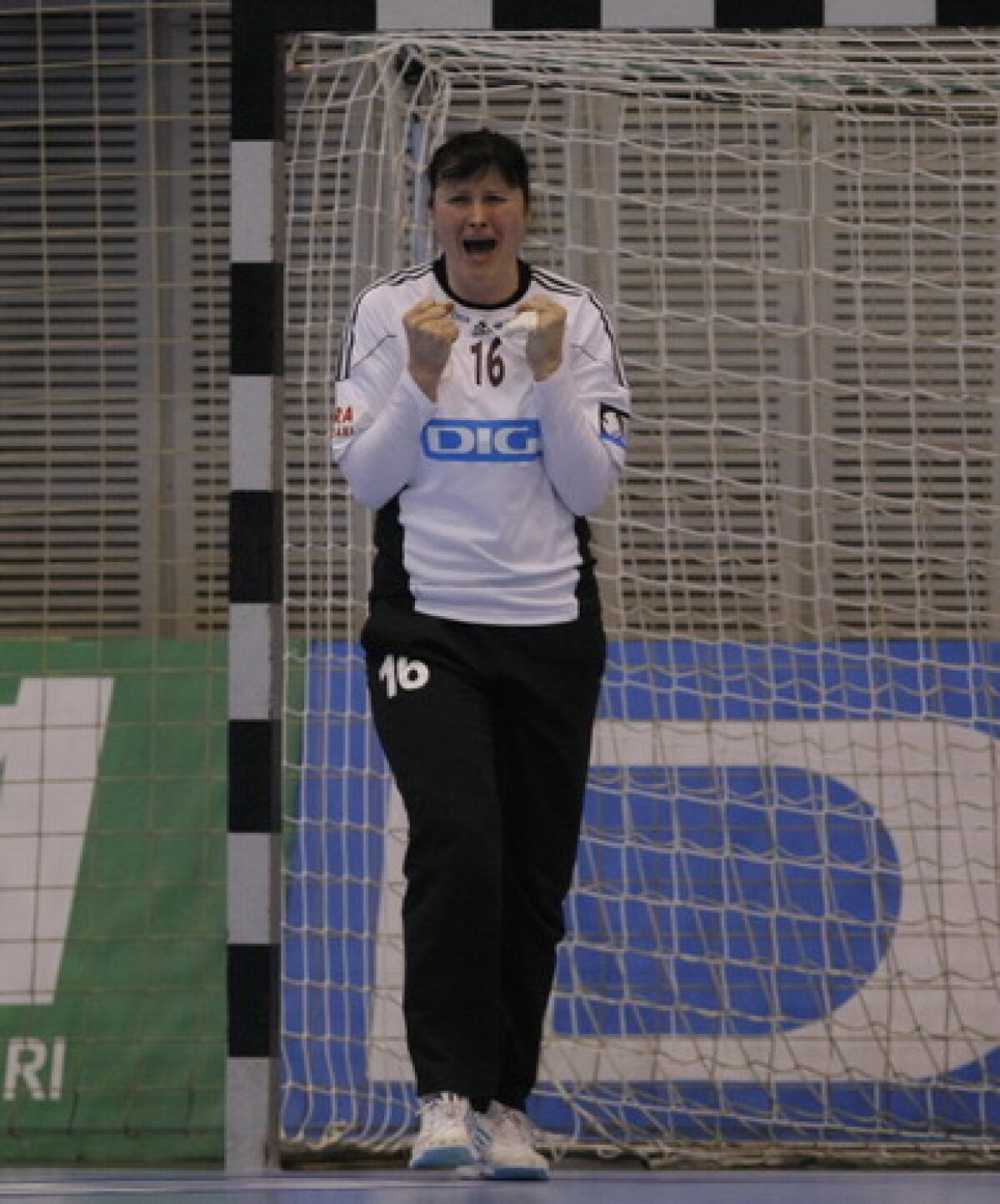 FOTO Oltchim s-a calificat în semifinalele Ligii după 30-26 cu Krim Ljubljana