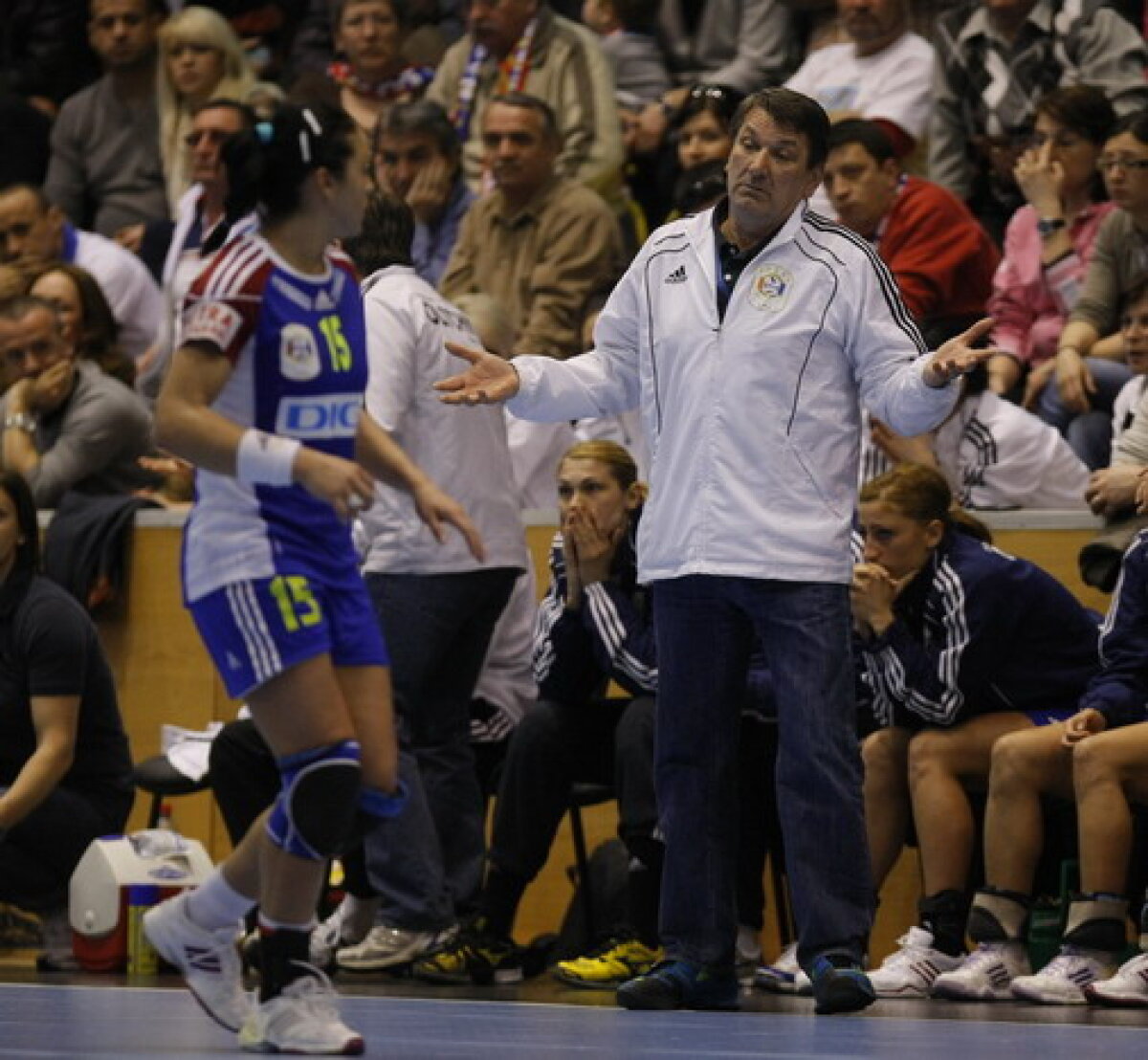 FOTO Oltchim s-a calificat în semifinalele Ligii după 30-26 cu Krim Ljubljana