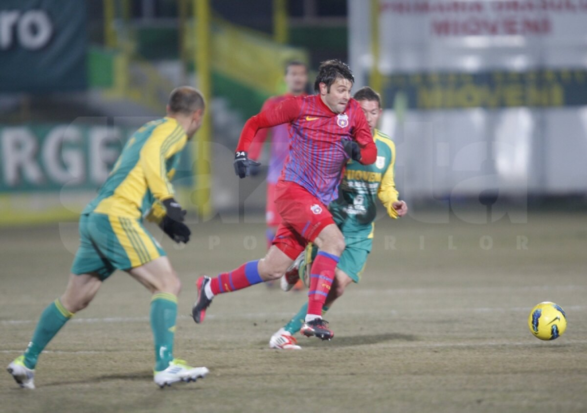 FOTO » Golul lui Rusescu aduce prima victorie a Stelei în retur, 1-0 cu CS Mioveni