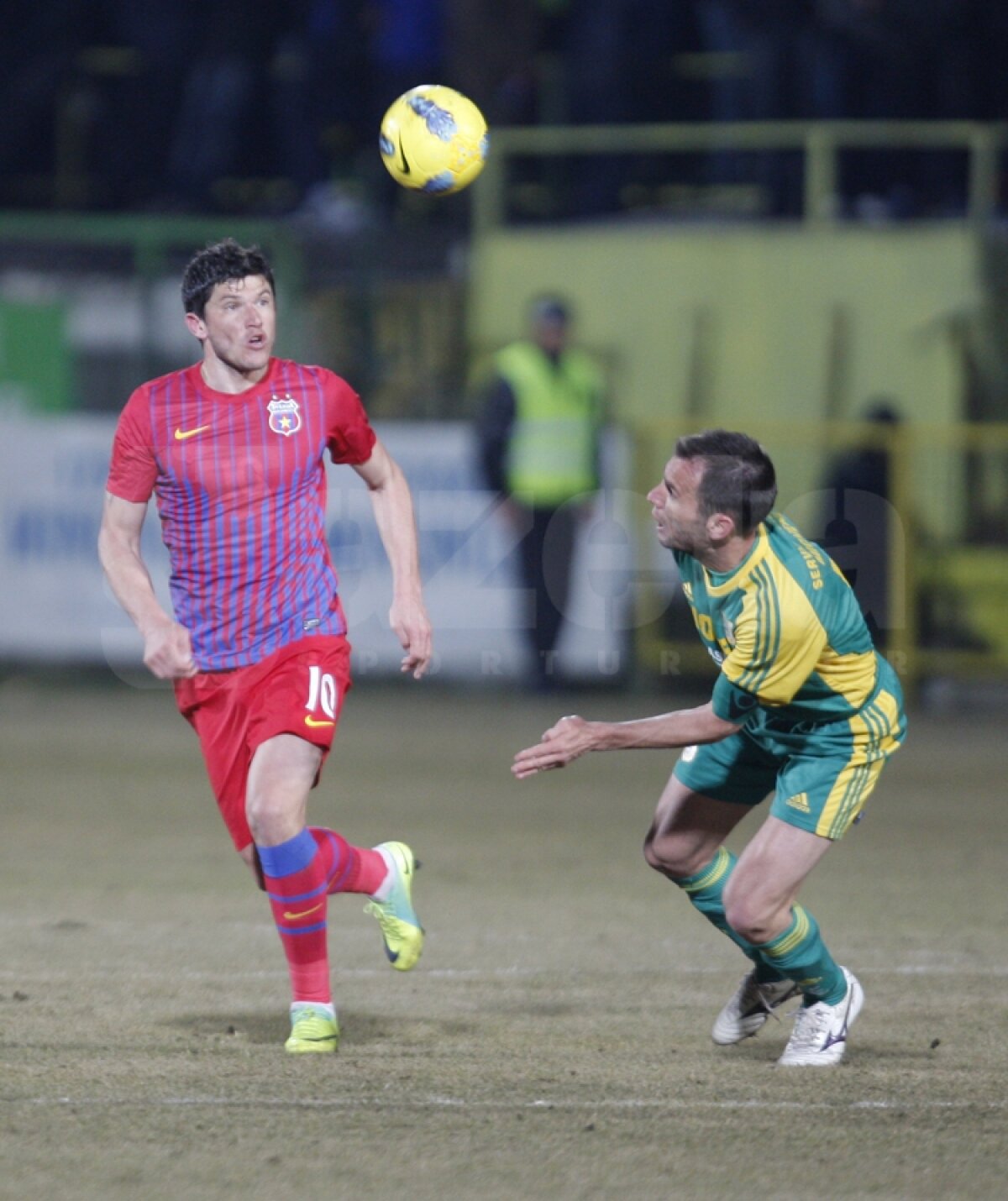 FOTO » Golul lui Rusescu aduce prima victorie a Stelei în retur, 1-0 cu CS Mioveni