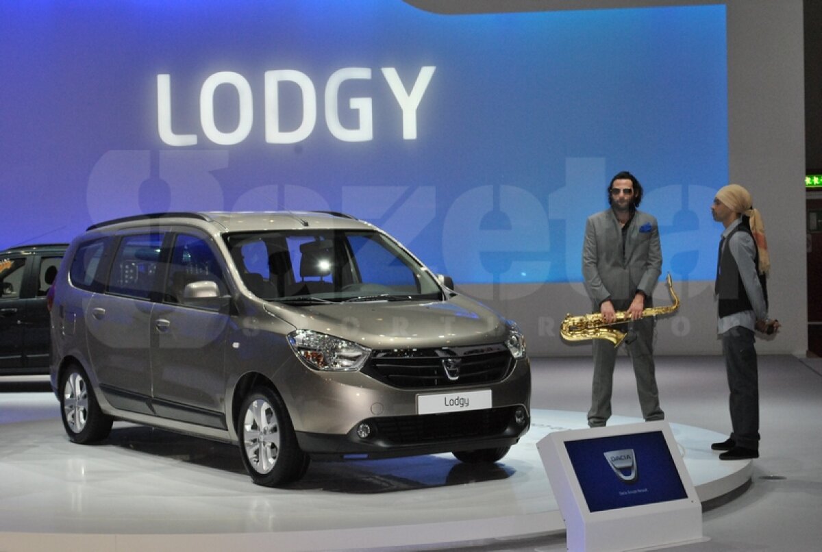 FOTO Ea este Dacia Lodgy! » Primele imagini de la prezentarea oficială de la Geneva