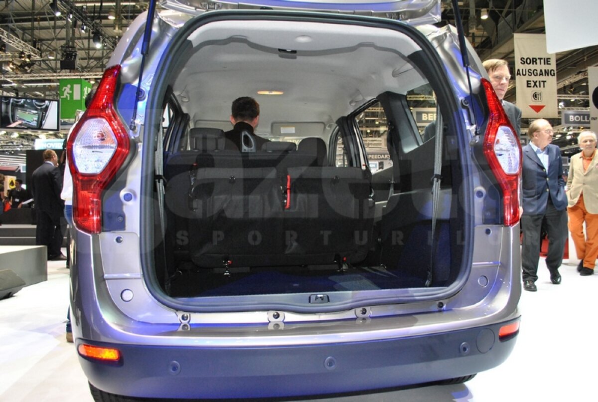 FOTO Ea este Dacia Lodgy! » Primele imagini de la prezentarea oficială de la Geneva