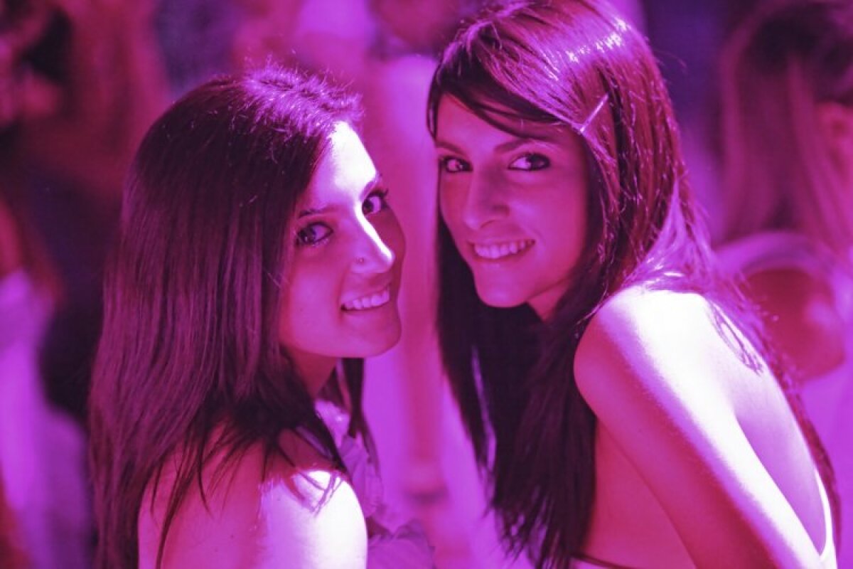 GALERIE FOTO / Ce nebunie îi aşteaptă pe fotbaliştii din Liga 1 pe 21 aprilie? Cele mai tari fete la Sensation - Ocean of White!