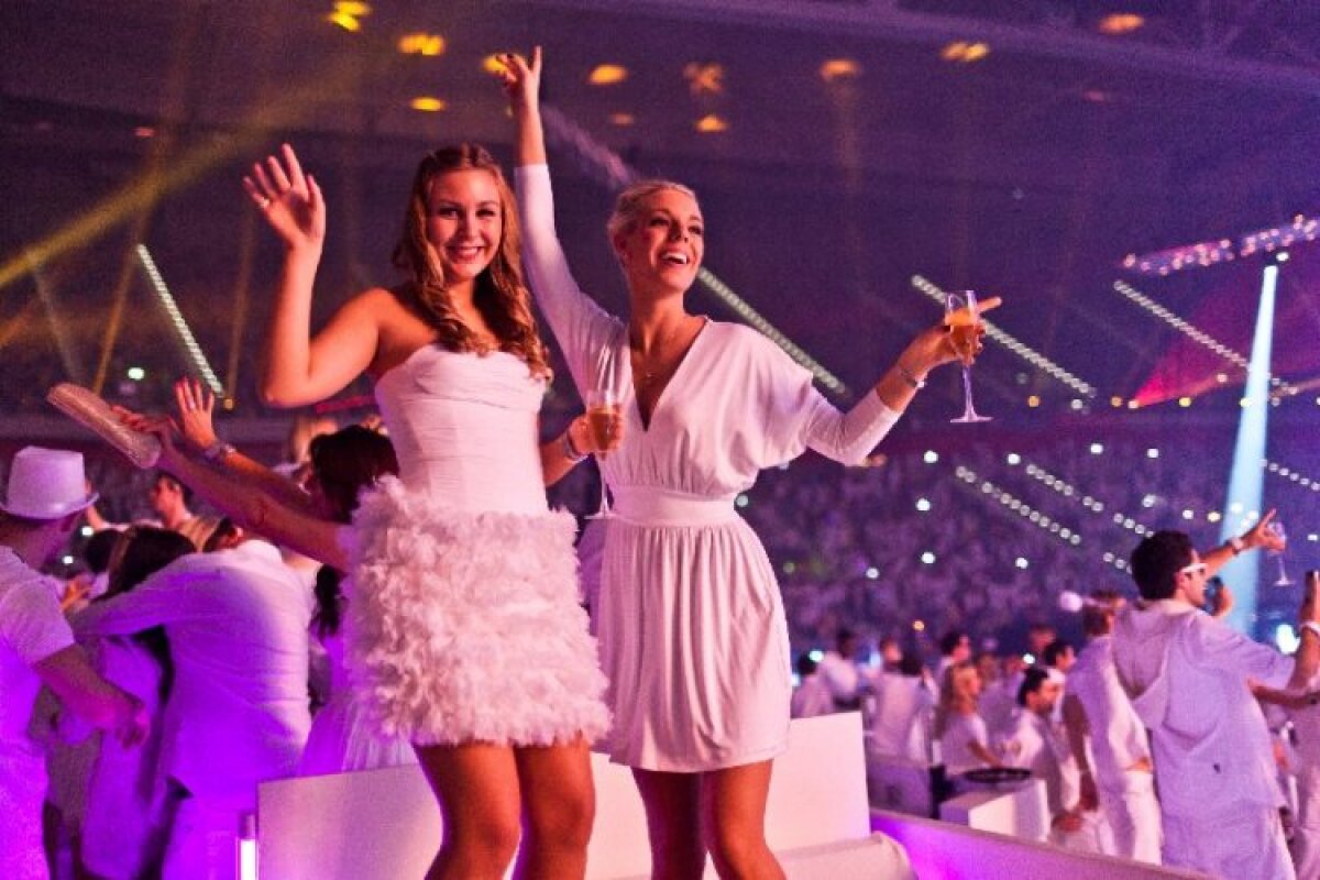 GALERIE FOTO / Ce nebunie îi aşteaptă pe fotbaliştii din Liga 1 pe 21 aprilie? Cele mai tari fete la Sensation - Ocean of White!