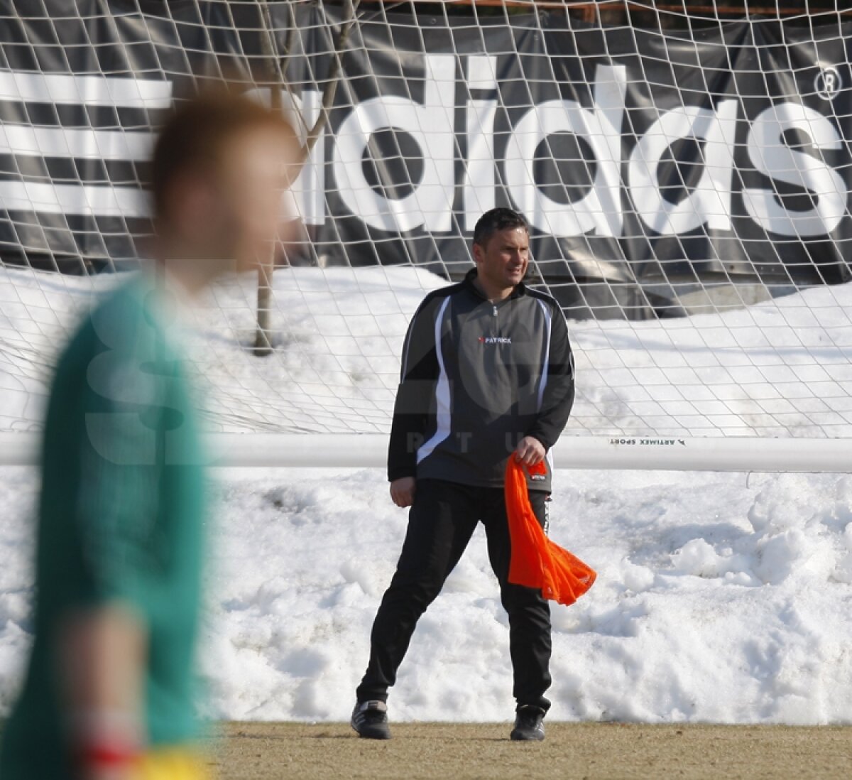 Aşa arbitri şi-ar dori steliştii şi în campionat! :D