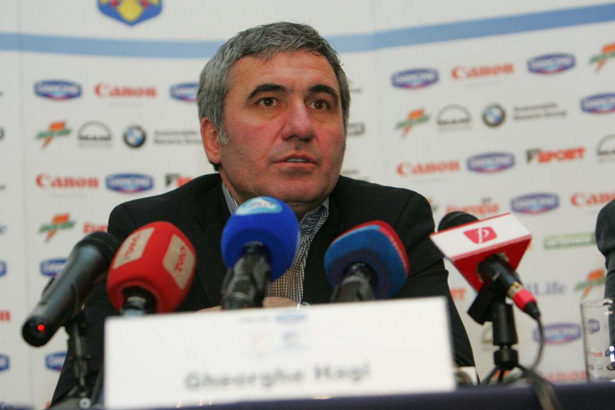FOTO "Regele" a dat startul unei noi ediţii din Cupa "Hagi-Danone" » "Am avut un vis: să fiu mare fotbalist!"