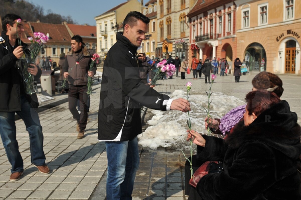 FOTO » Excentricul Udoji a oferit flori unui manechin de Ziua Femeii :D