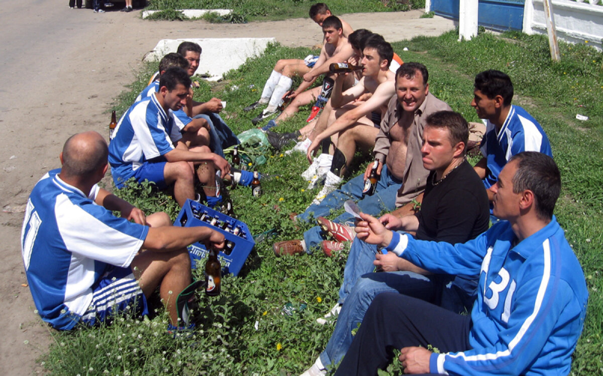 Fotbal mic, distracţie mare » Clasamente, vedete şi recorduri din Divizia D