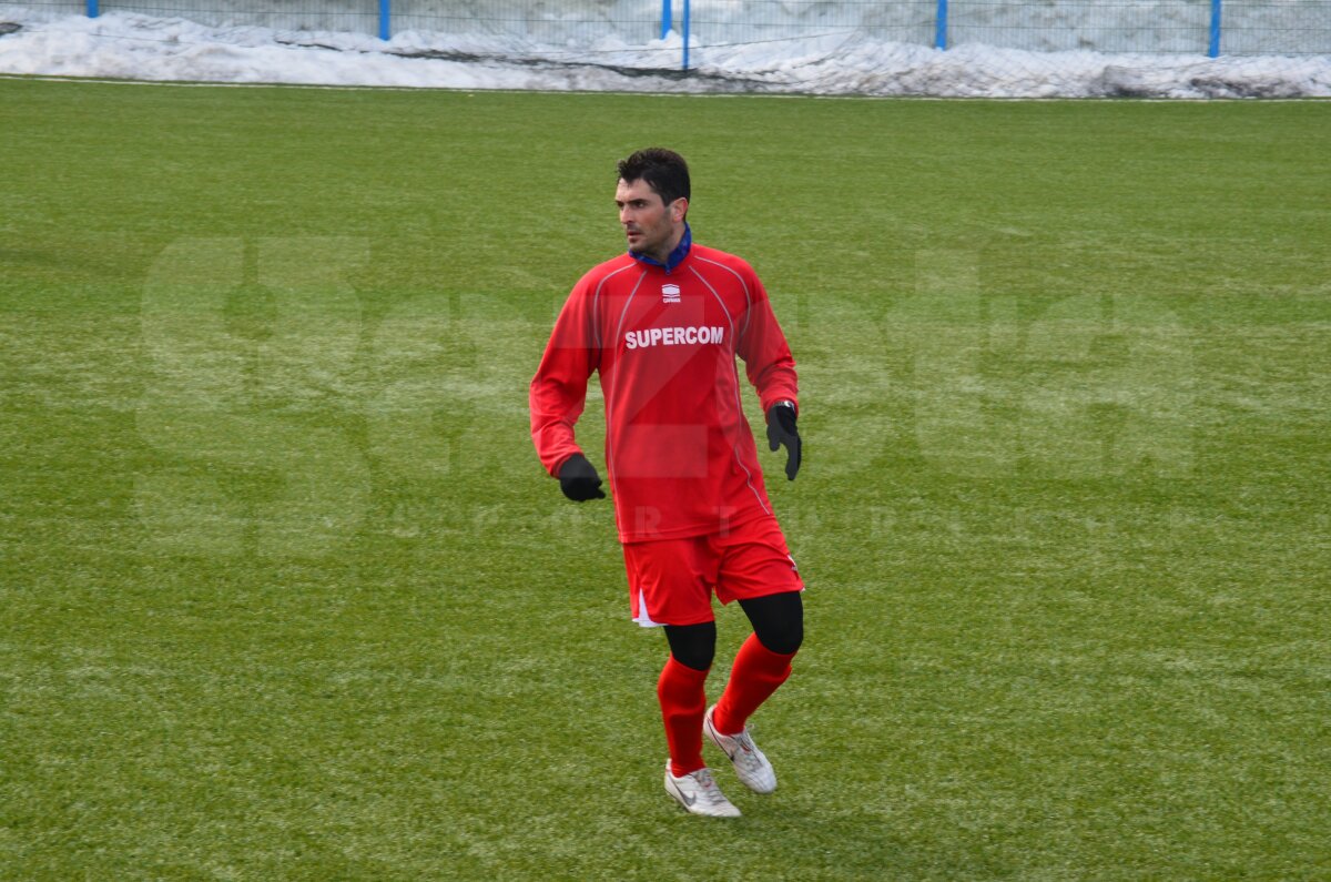 FOTO I-au bătut cu Măciuca! Damila Măciuca a cîştigat "meciul secolului" în Colentina :D