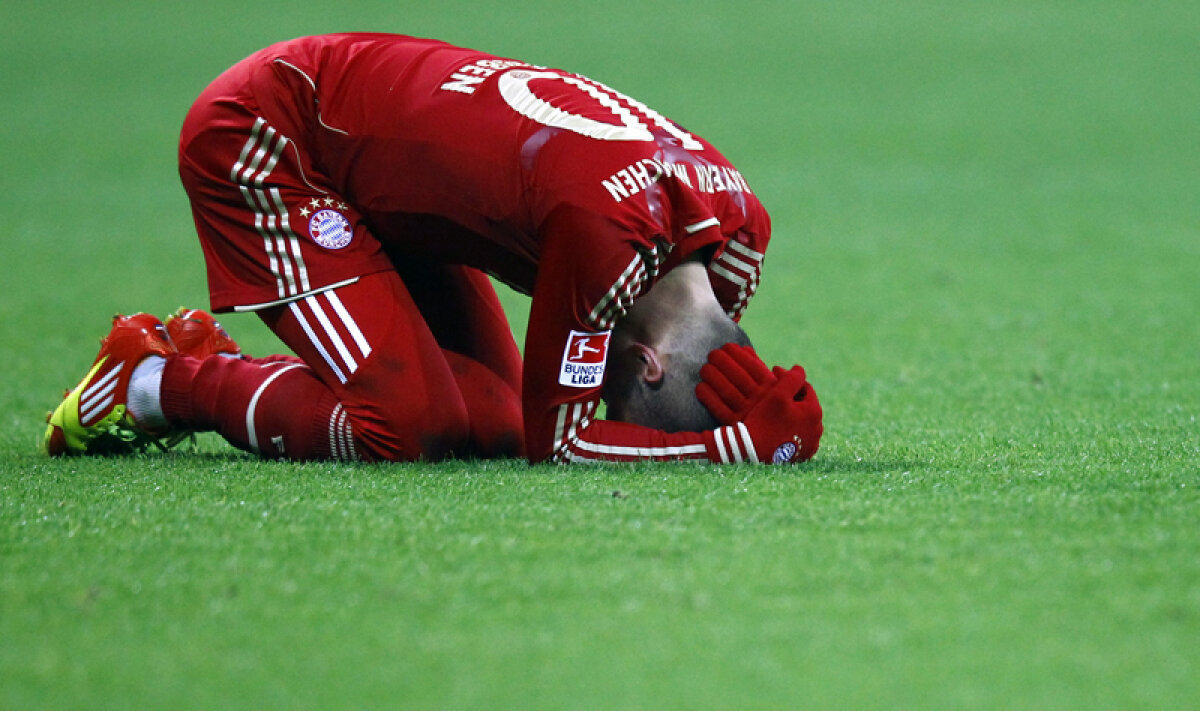 Captivi în vîrtej » Bayern trăieşte în 2012 un coşmar din care nu reuşeşte să se trezească