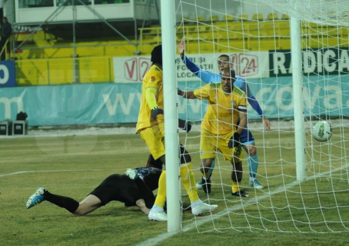FOTO Vaslui cîştigă fără emoţii cu 4-0 în faţa Chiajnei, profitînd de gafele uluitoare ale portarului Baruch