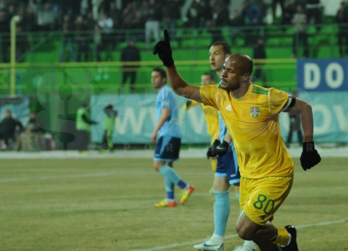FOTO Vaslui cîştigă fără emoţii cu 4-0 în faţa Chiajnei, profitînd de gafele uluitoare ale portarului Baruch