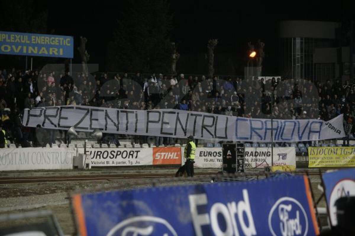 VIDEO + FOTO Pandurii lui Grigoraş nu îi lasă pe "cîini" să zburde » Dinamo nu profită de remiza CFR-ului